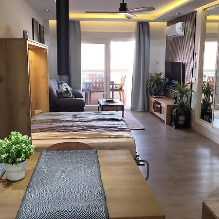 Estudio Centro Down Town Τορρεμολίνος