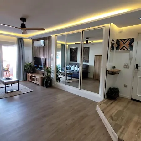 Estudio Centro Down Town Τορρεμολίνος