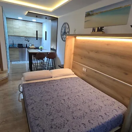 Estudio Centro Down Town Τορρεμολίνος